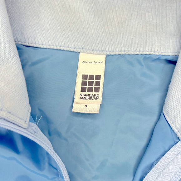 American Apparel - Picture 3 of 4